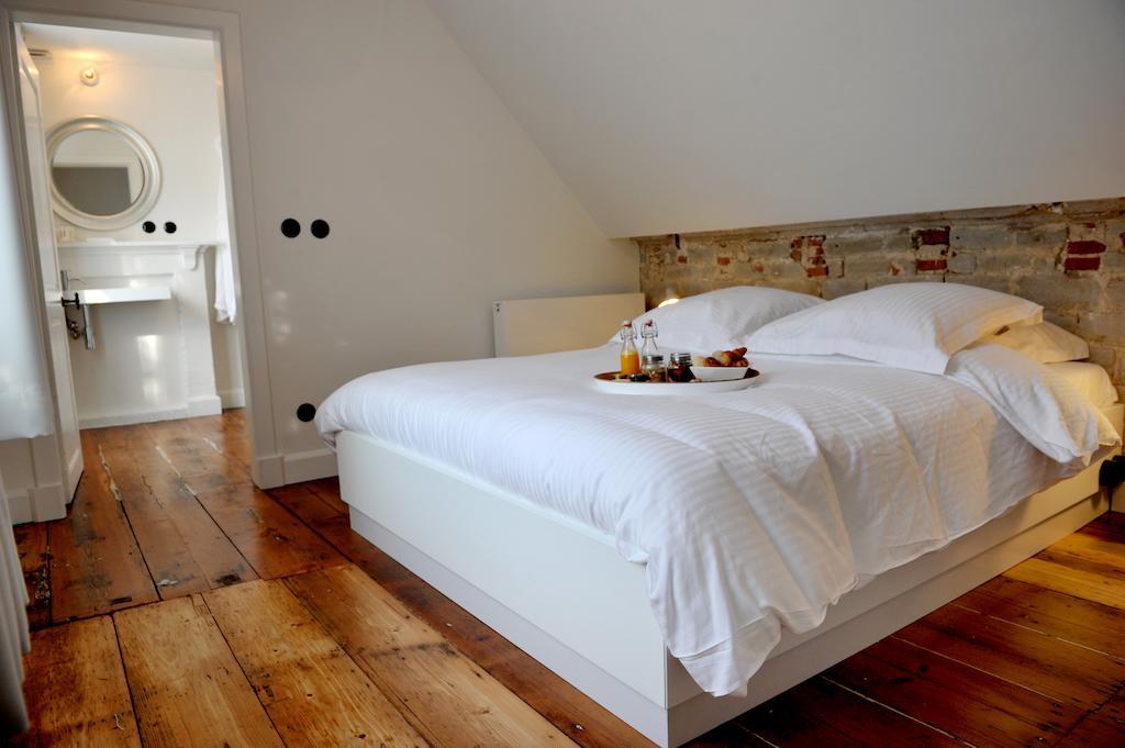 Guesthouse Bernardin أنتويرب الغرفة الصورة