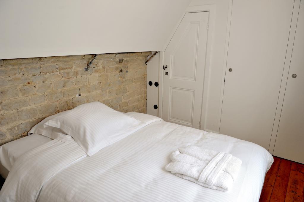 Guesthouse Bernardin أنتويرب الغرفة الصورة